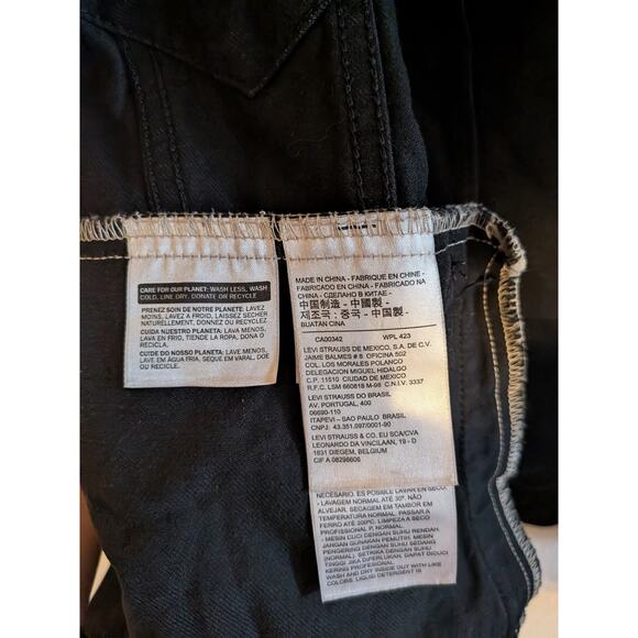 Black Levi's denim jacket with patch size medium 100% cotton - Picture 4 of 9